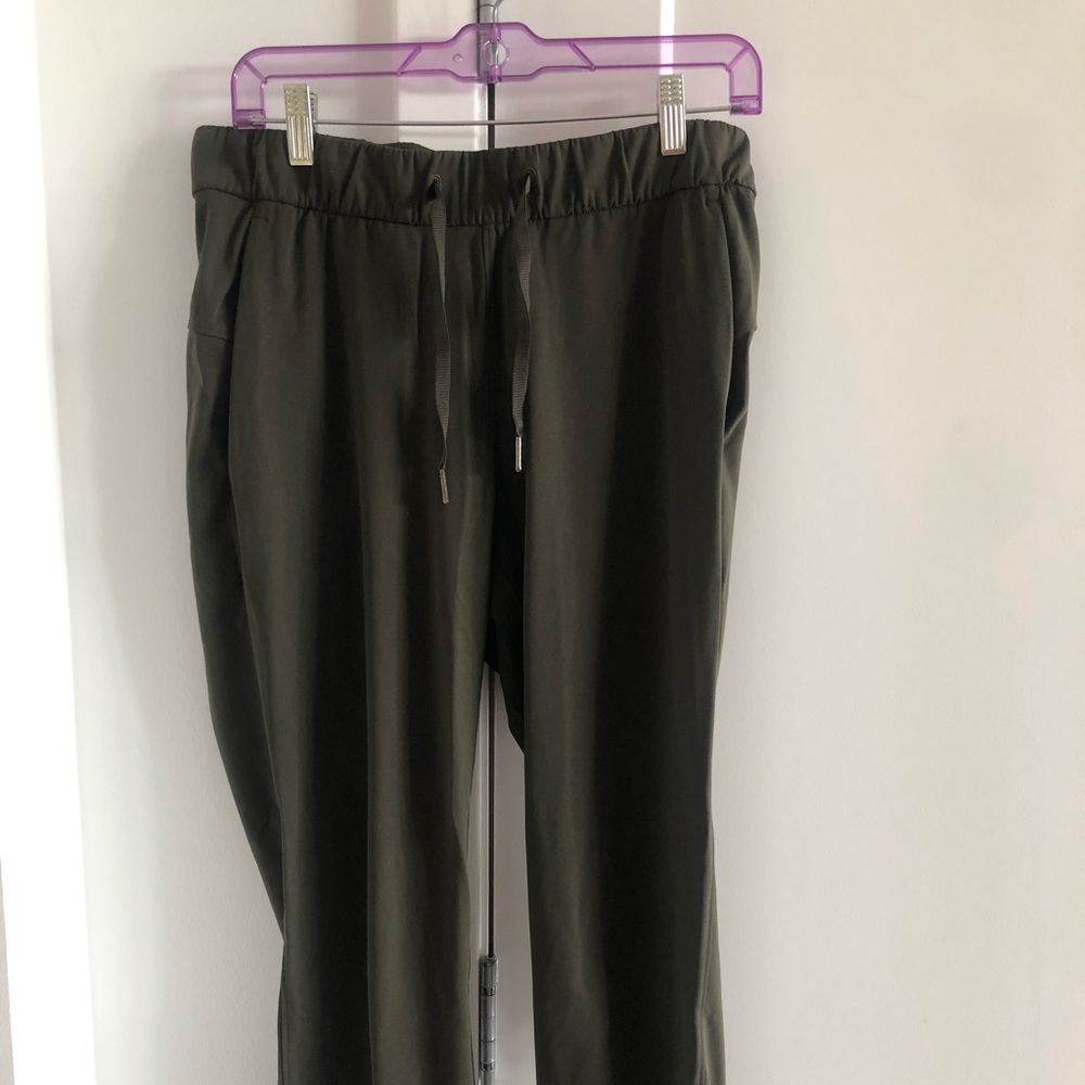 Lulu lemon jet crop. GREAT CONDITION